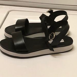 Steve Madden Deluxe Platform Sandal!